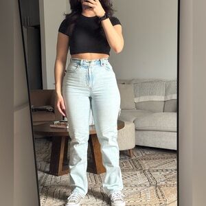Abercrombie & Fitch Light Wash 90’s Straight Ultra High Rise Jeans (sz26)